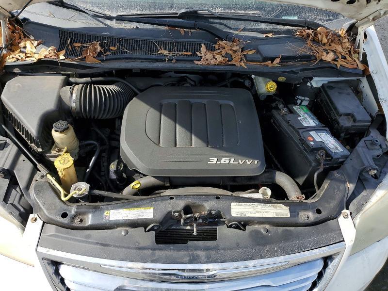 2011 Chrysler Town & Country Touring