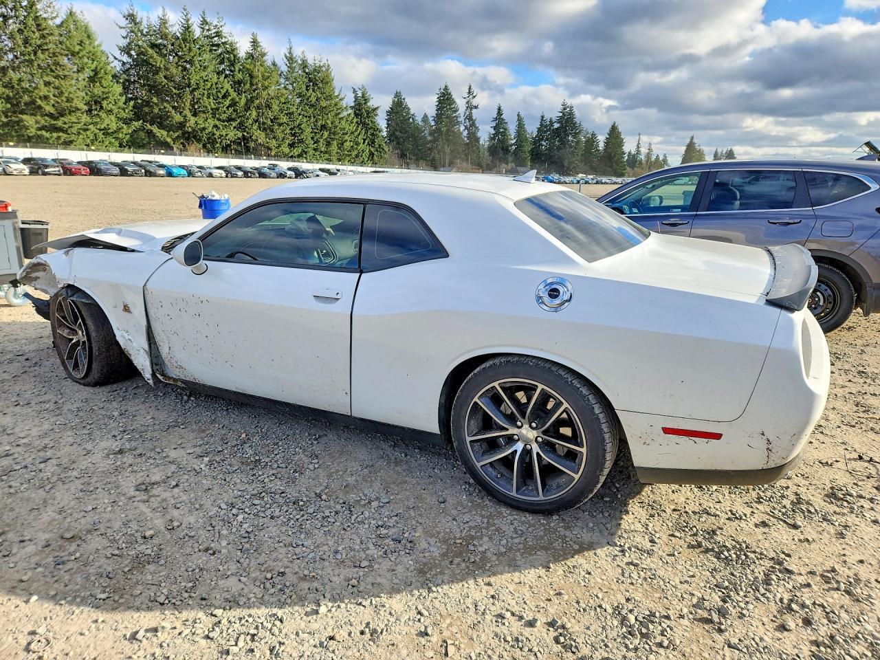 2016 Dodge Challenger r