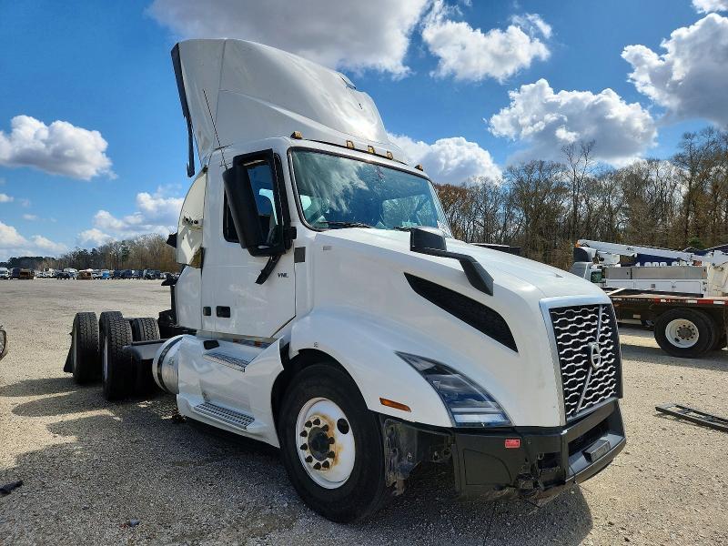 2025 Volvo VN VNL-Semi Truck