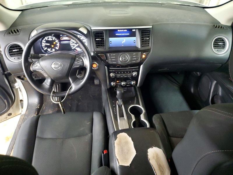 2020 Nissan Pathfinder sv