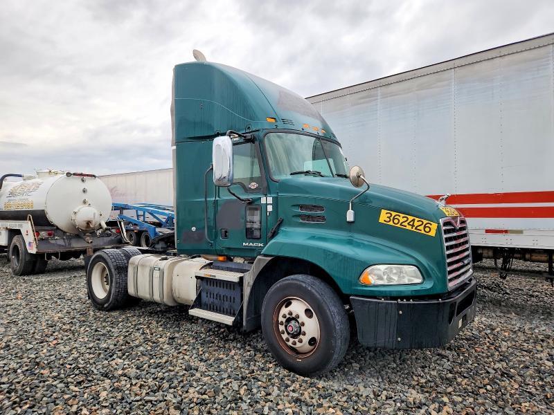 2017 Mack CX612 Semi Truck