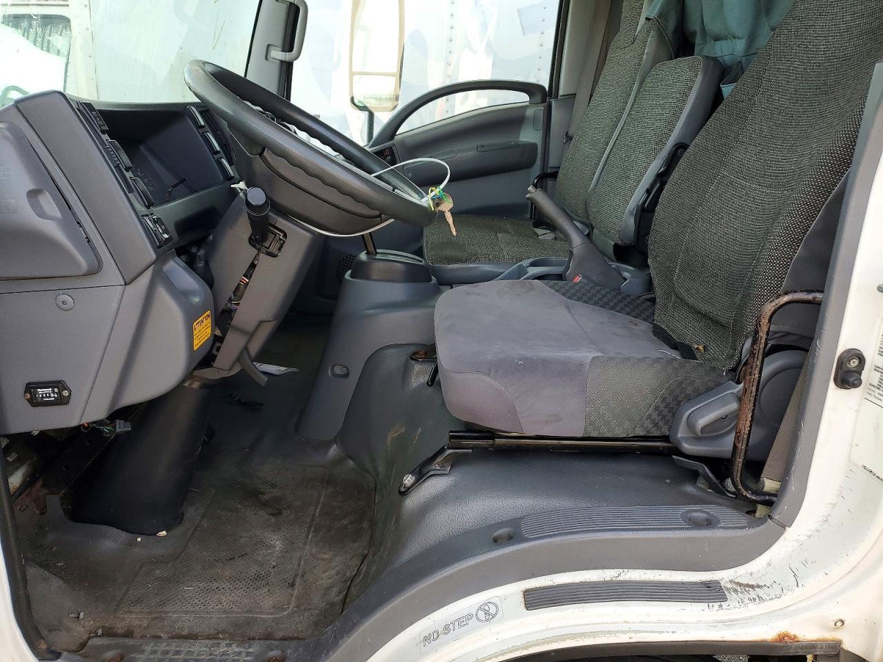2013 Isuzu Npr hd