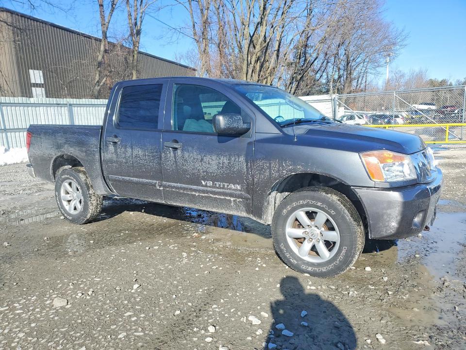 2011 Nissan Titan s