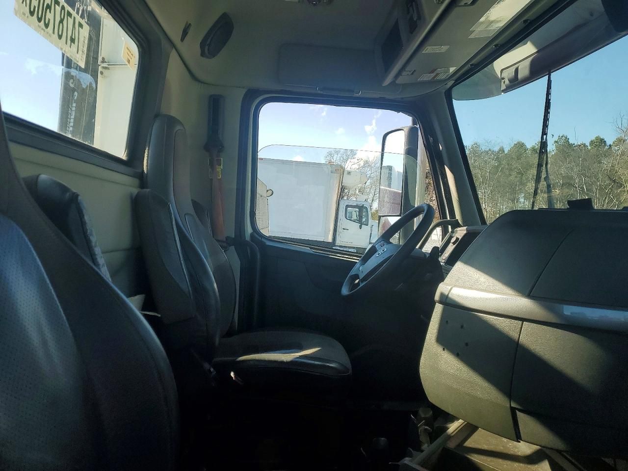 2020 Volvo VNR Semi Truck