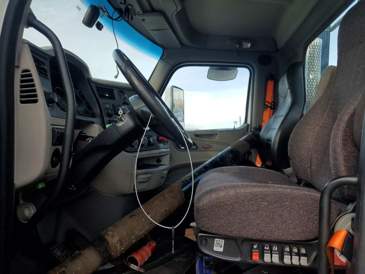 2019 Peterbilt 579 Semi Truck