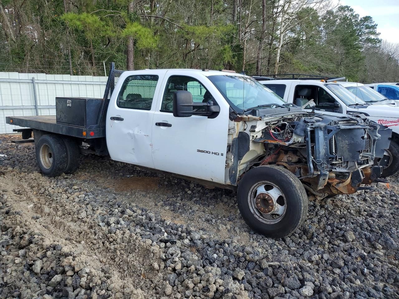 2009 Chevrolet Silverado Flatbed Truck