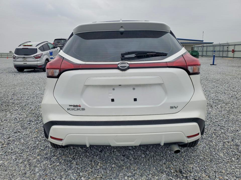 2023 Nissan Kicks sv