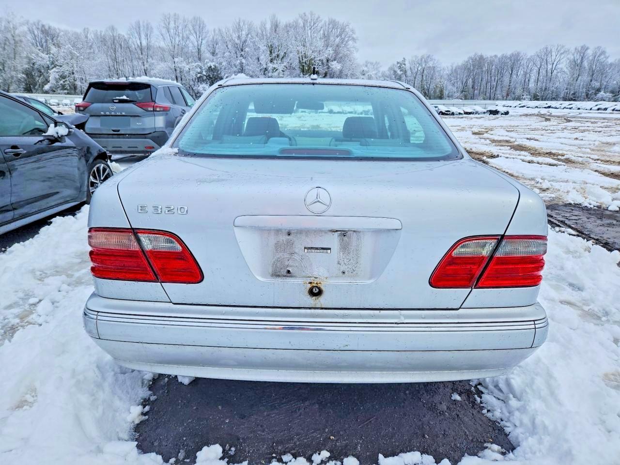 2002 Mercedes-Benz E 320