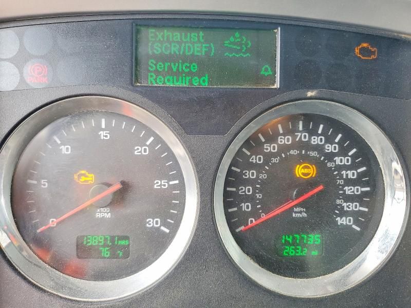 2014 Kenworth T880 Vacuum Truck