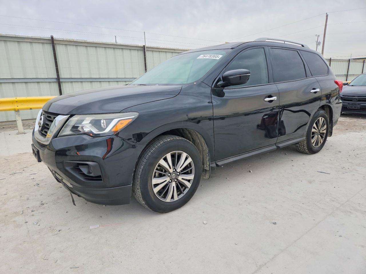 2017 Nissan Pathfinder s