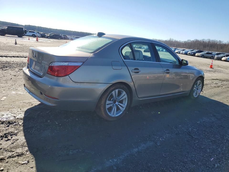 2010 BMW 528 i