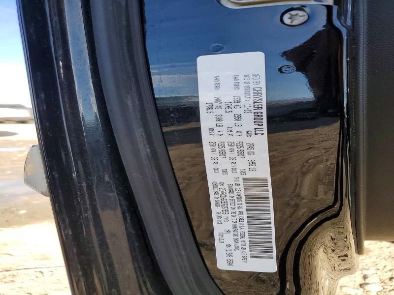 2014 Chrysler Town & Country s