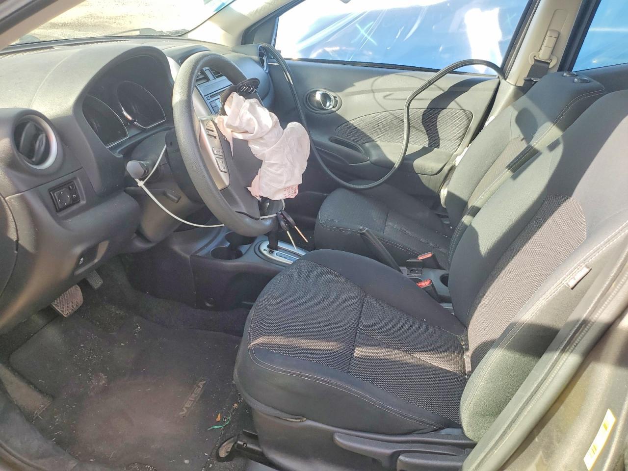 2016 Nissan Versa s