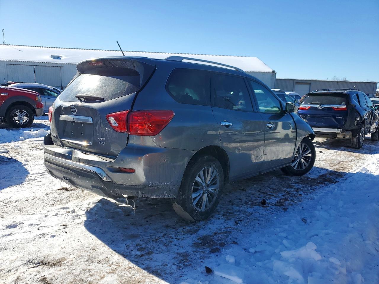2018 Nissan Pathfinder s