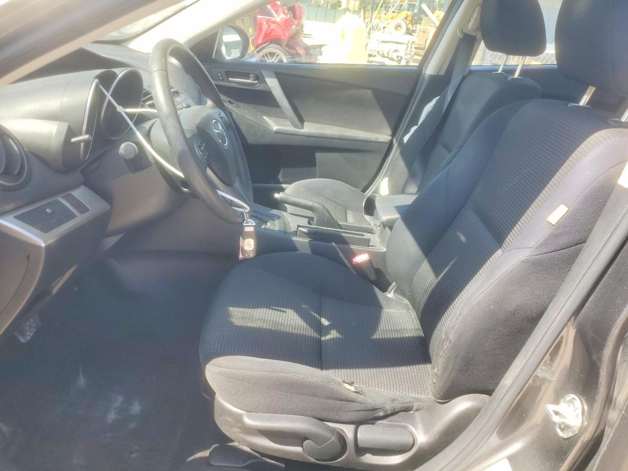 2013 Mazda 3 I