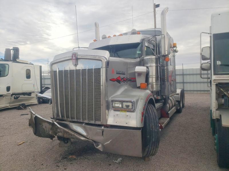2005 Kenworth W900 Semi Truck