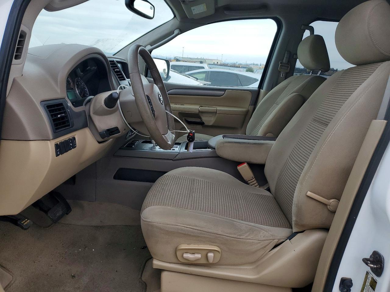 2012 Nissan Armada sv