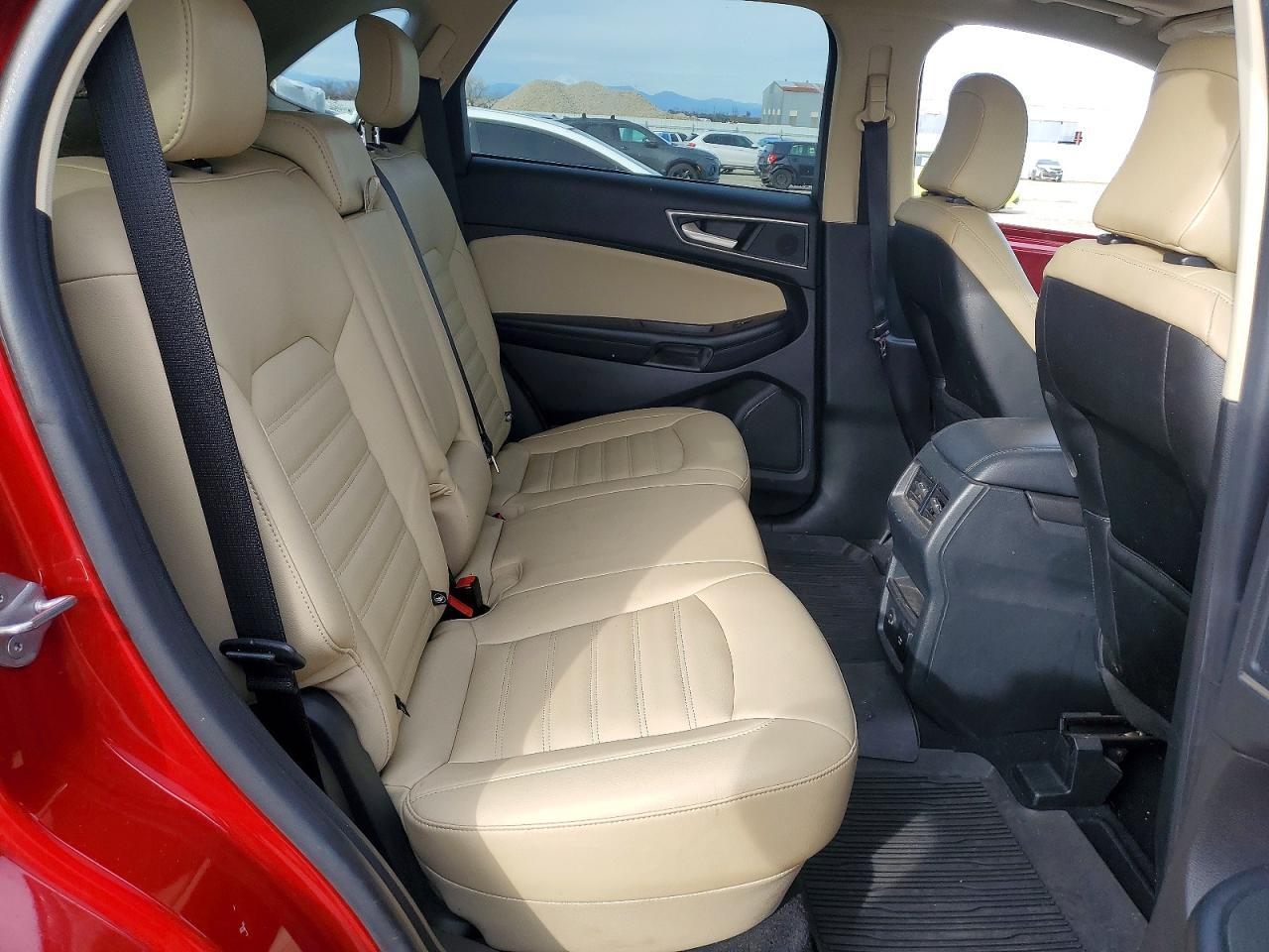2022 Ford Edge sel