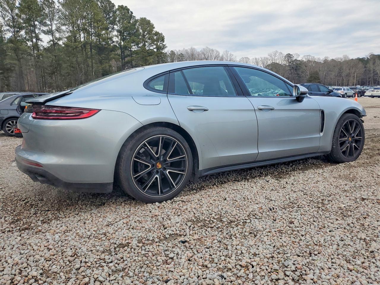 2018 Porsche Panamera 4