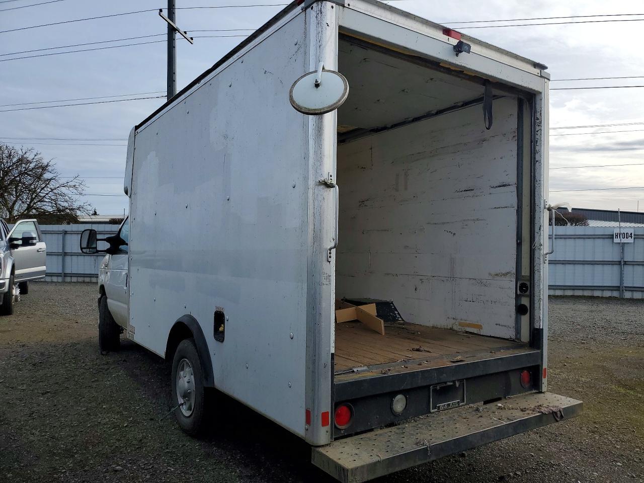2016 Ford E350 Delivery Truck