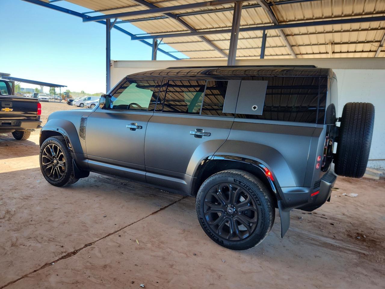 2025 Land Rover Defender Octa