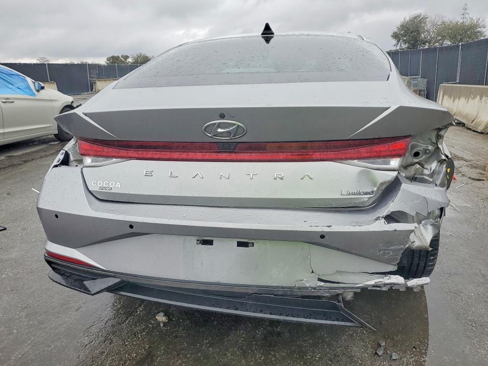 2022 Hyundai Elantra Limited