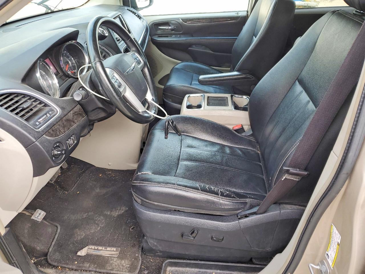 2014 Chrysler Town & Country Touring