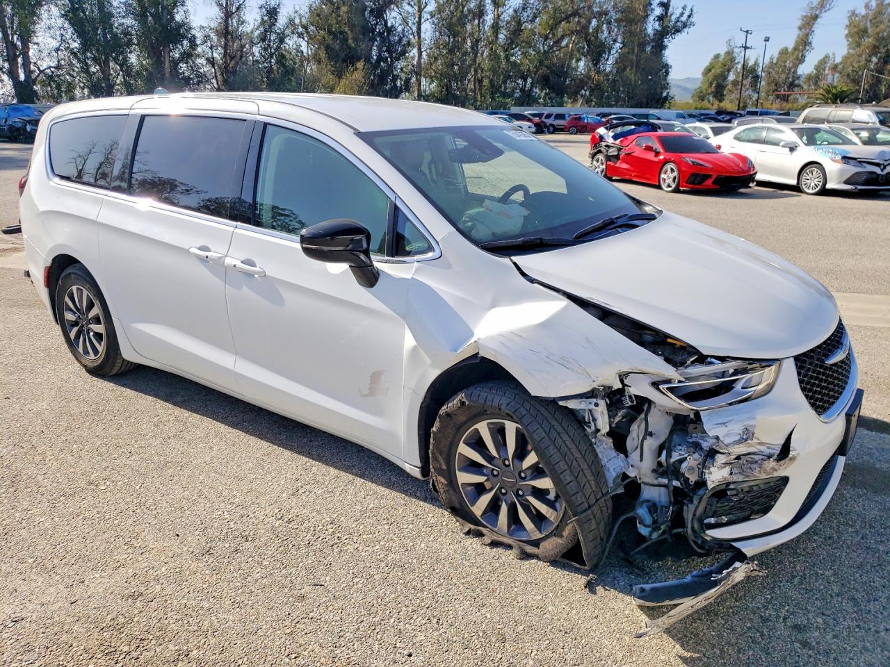 2024 Chrysler Pacifica Hybrid Select