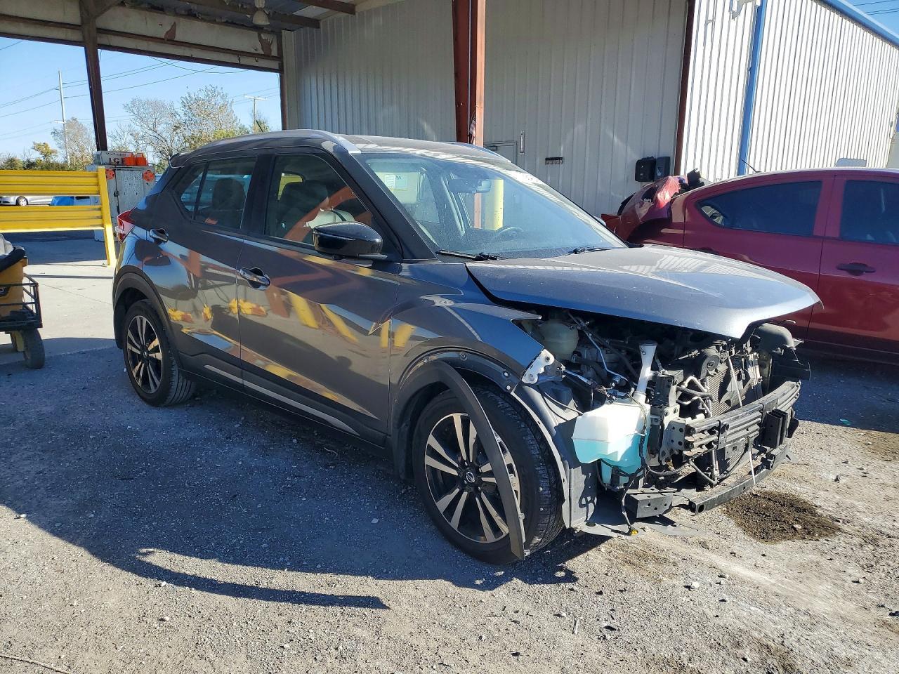 2020 Nissan Kicks sr
