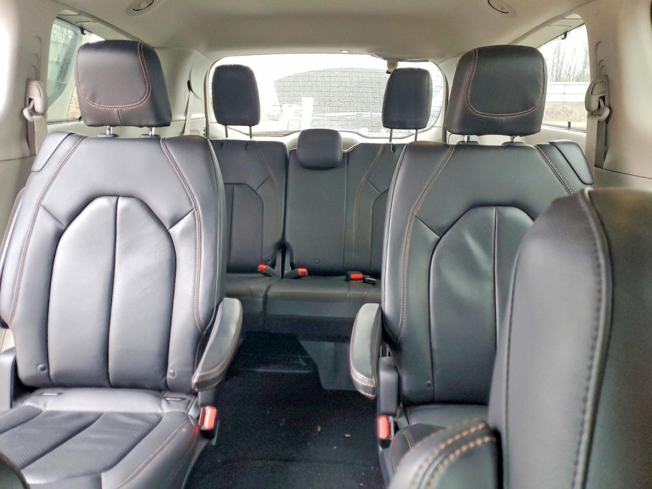 2019 Chrysler Pacifica Touring l