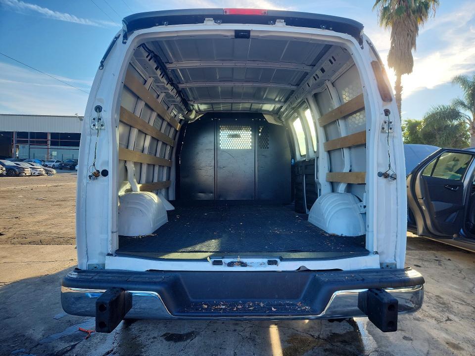 2025 Chevrolet Express G2500