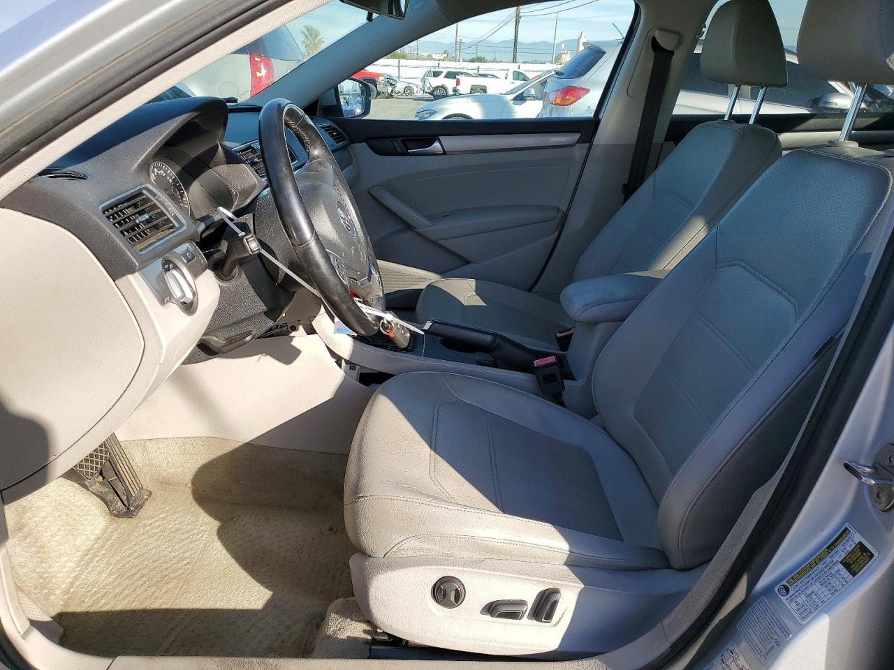 2015 Volkswagen Passat s