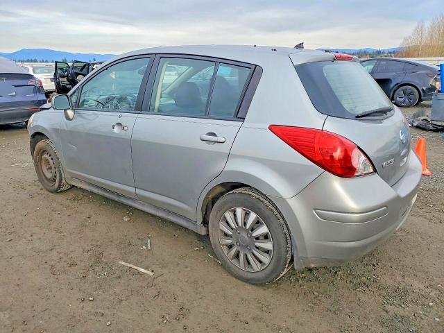 2009 Niss Versa 1.8 s