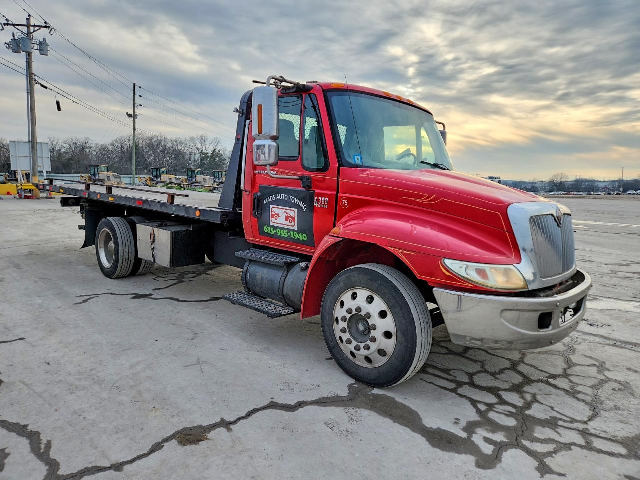 2003 International 4300 Rollback Truck