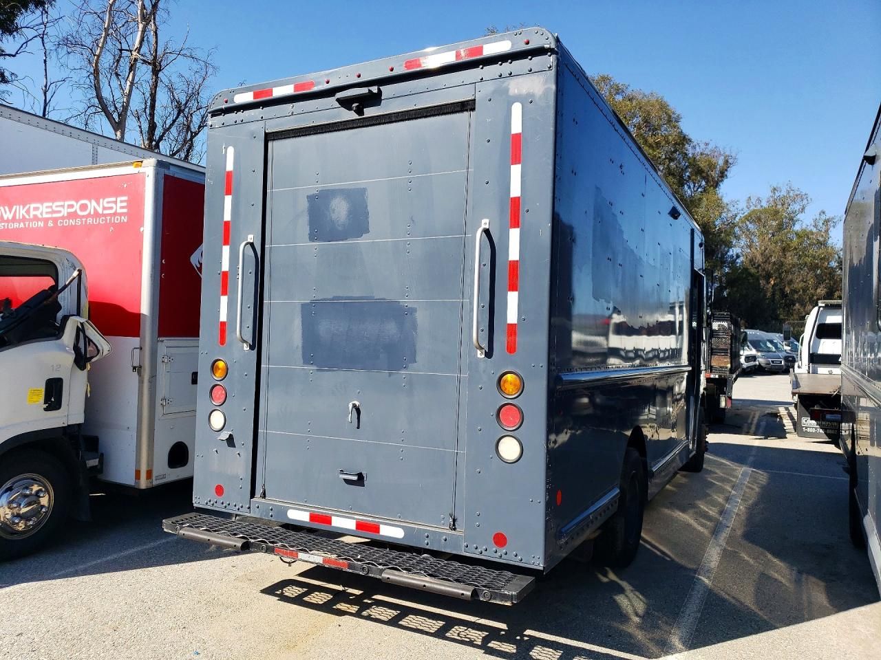 2020 Freightliner Chassis M Line WALK-IN Van