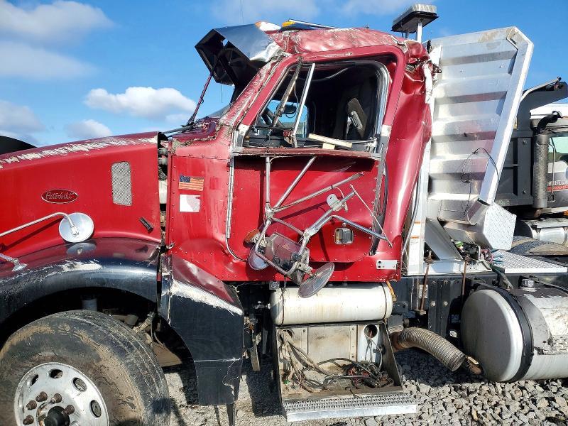 2004 Peterbilt Tractor 2004 Peterbilt 385 Semi Truck
