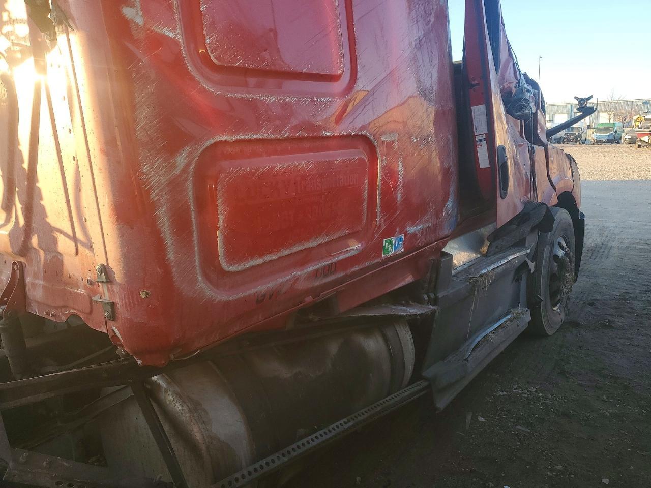 2018 Freightliner Cascadia 126