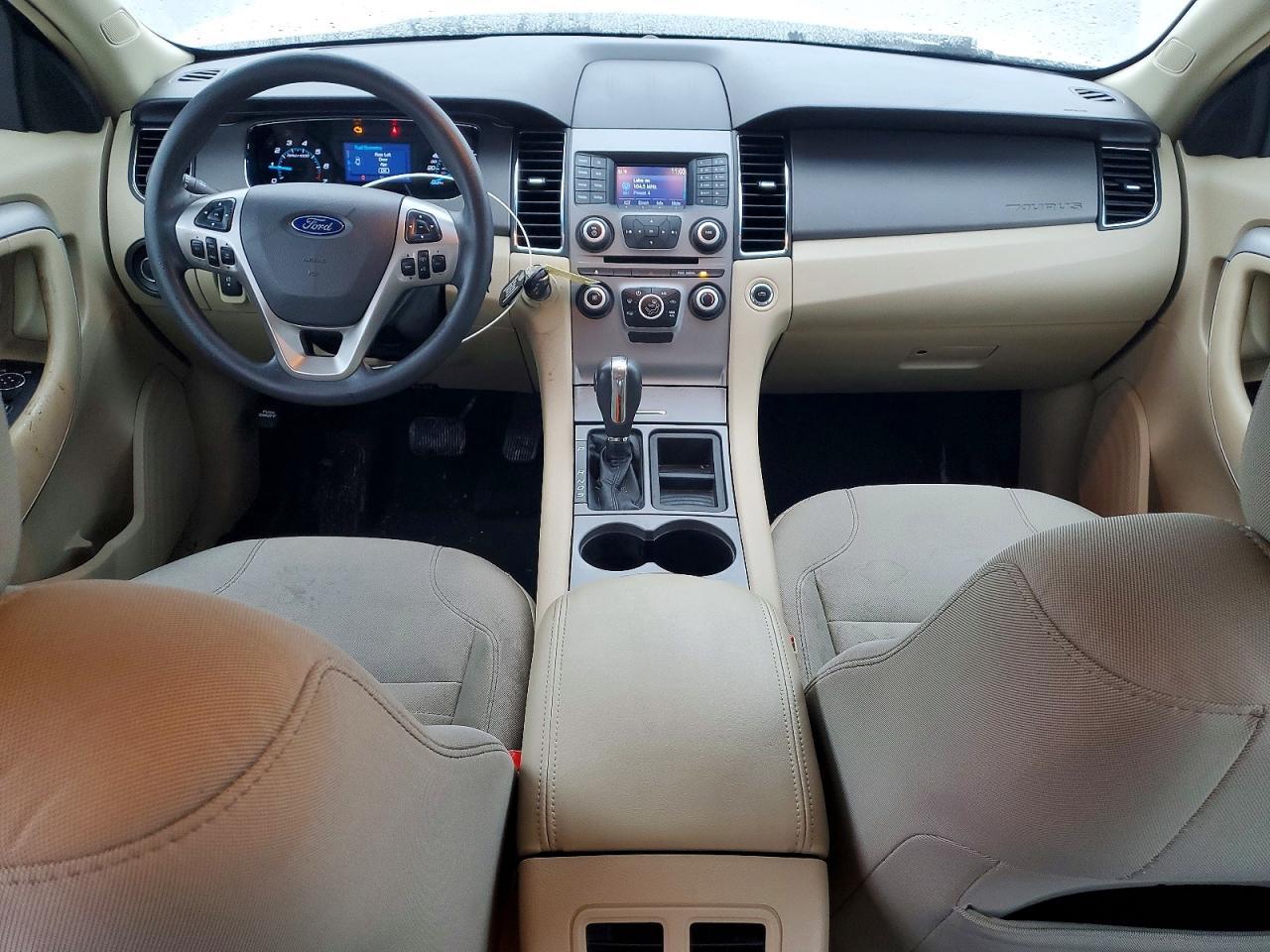 2017 Ford Taurus se