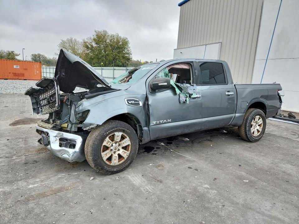 2017 Nissan Titan SV