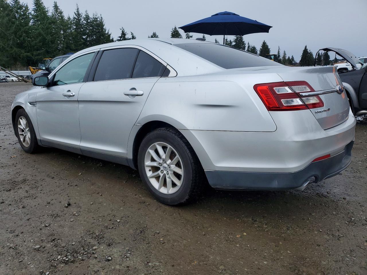 2013 Ford Taurus se