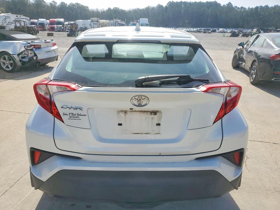 2020 Toyota C-hr le