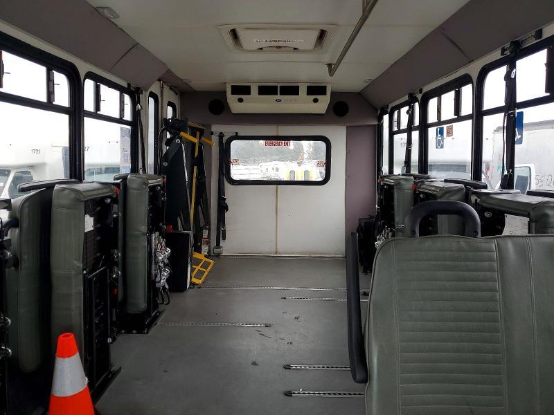 2017 Ford E450 Shuttle bus