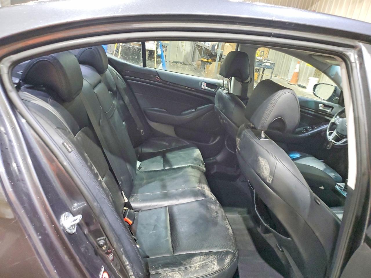 2015 KIA Cadenza Premium