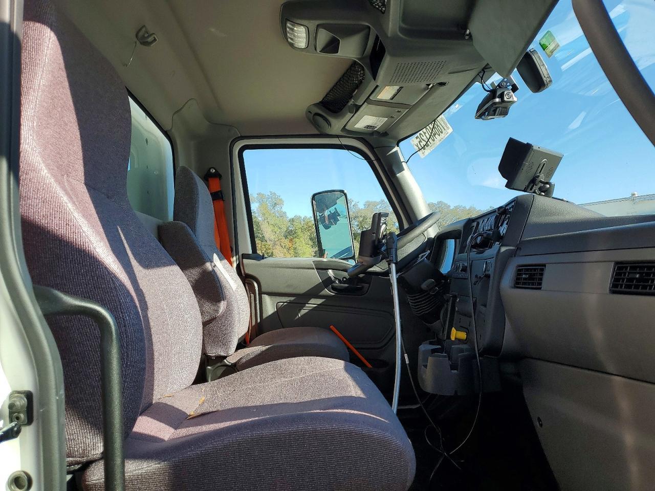 2024 International MV607 BOX Truck