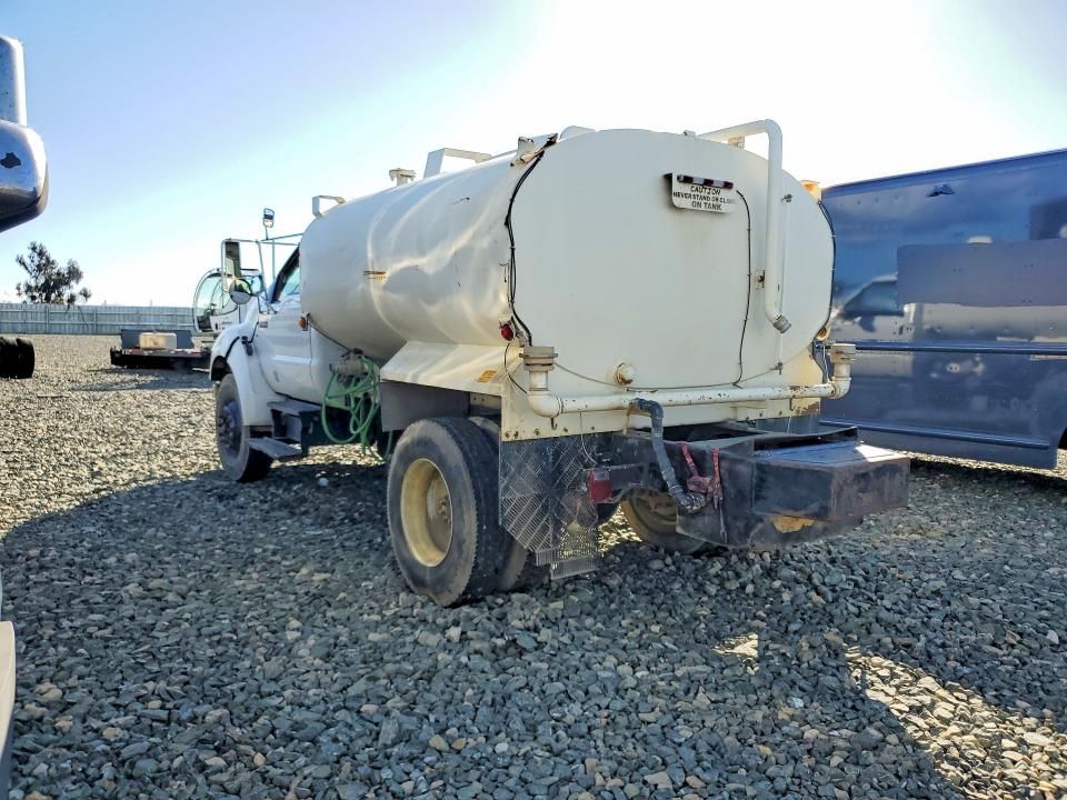 2006 Ford F750 Super Duty Tank Truck
