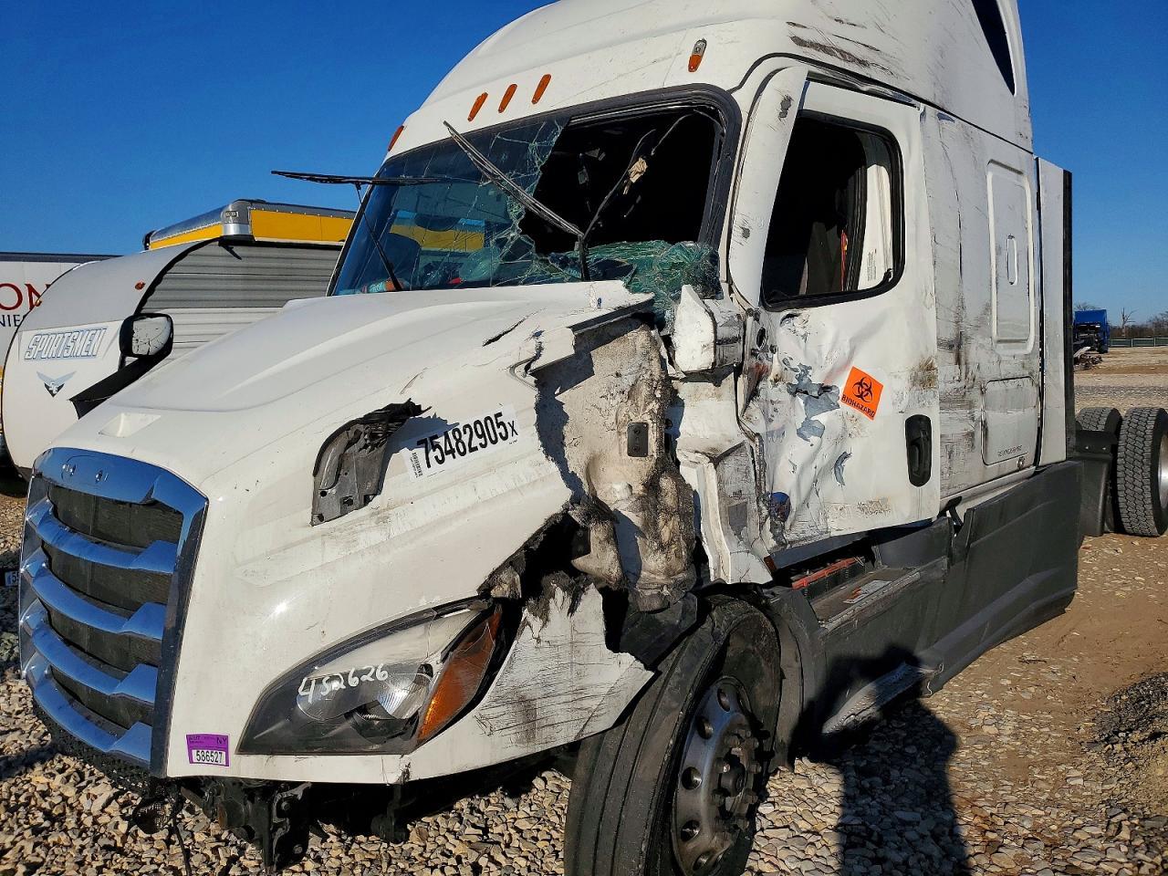 2022 Freigliner 2022 Freightliner Cascadia 116 Semi Truck
