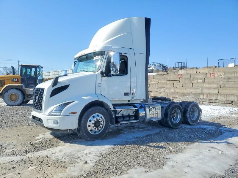 2020 Volvo VNR