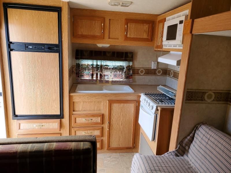 2005 KZ Recreational Vehicle (RV)-Camper