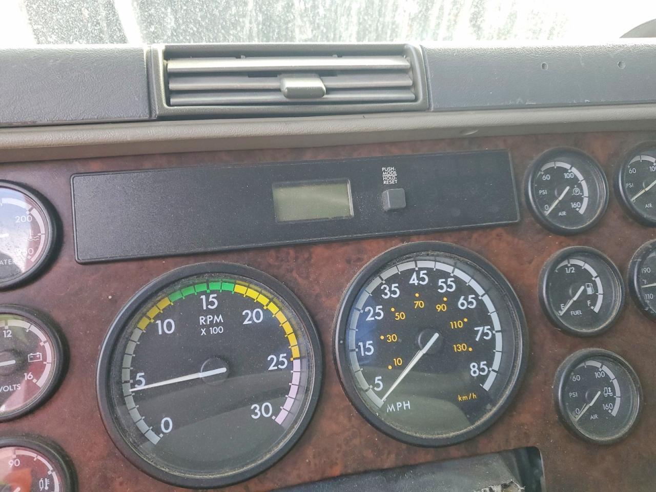 2008 Freigliner 2008 Freightliner Columbia Semi Truck