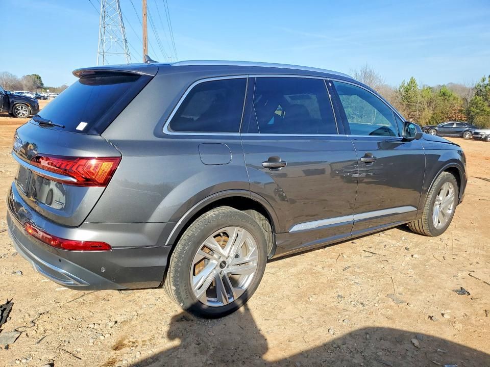 2021 Audi Q7 Premium Plus